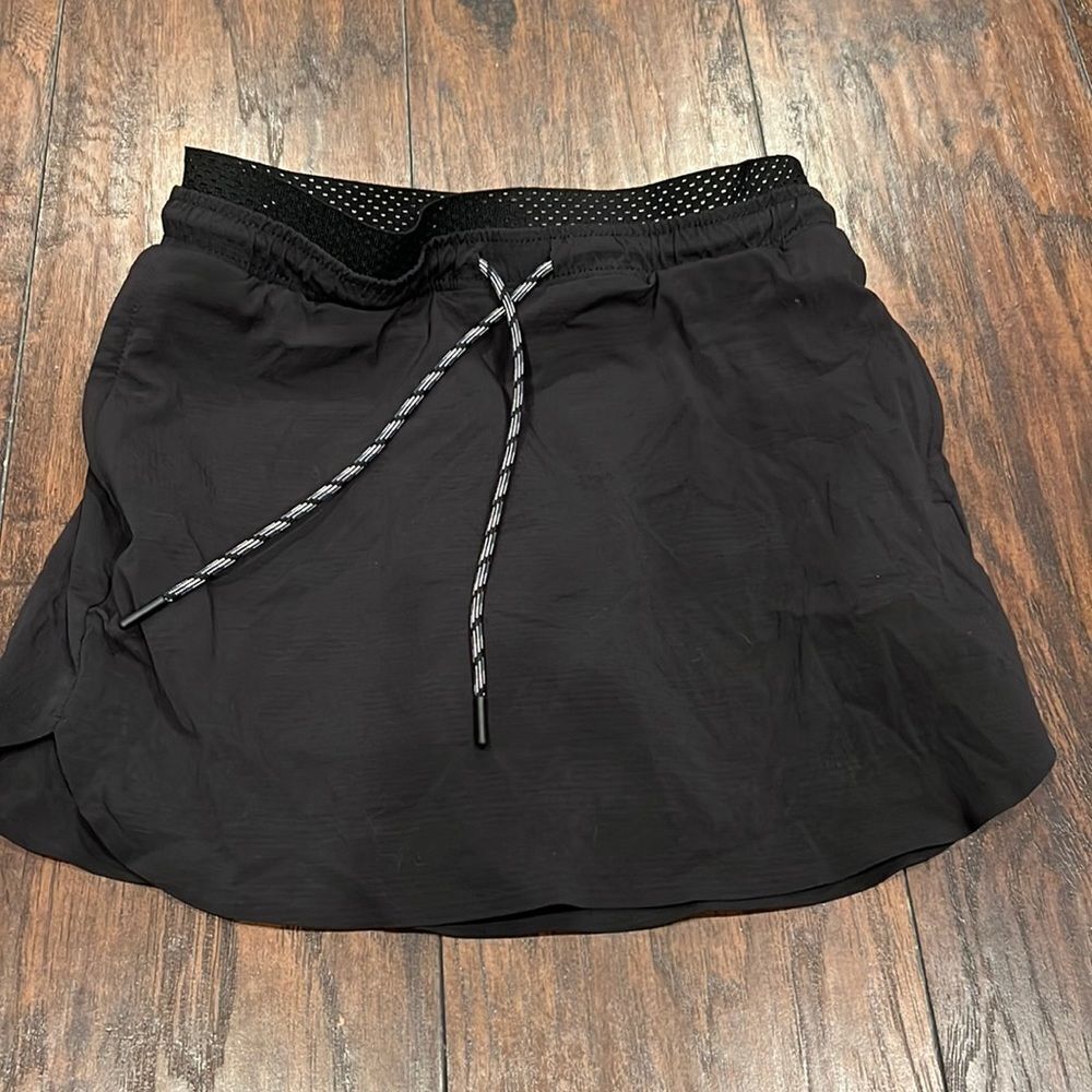 Athleta Skirt Size 2 in excellent condition perfect for run workout training